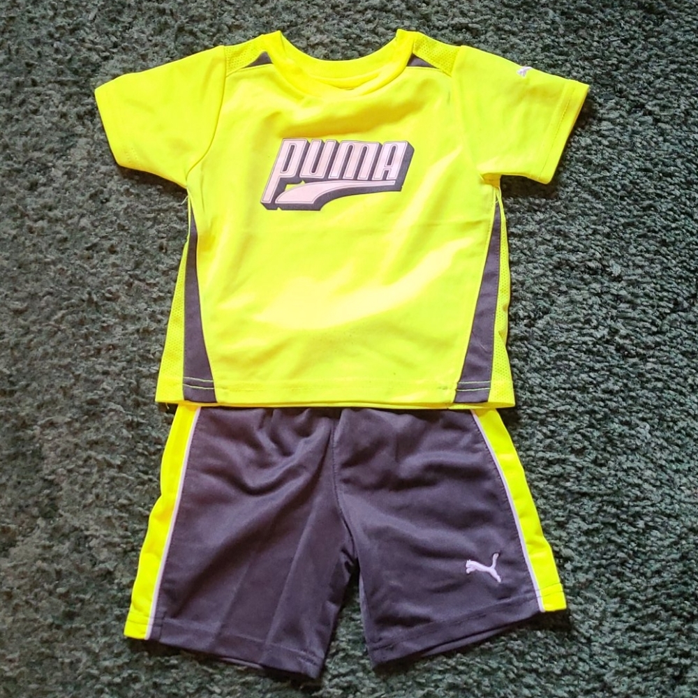 Puma 12m Neón Yellow shirt & Grey short set